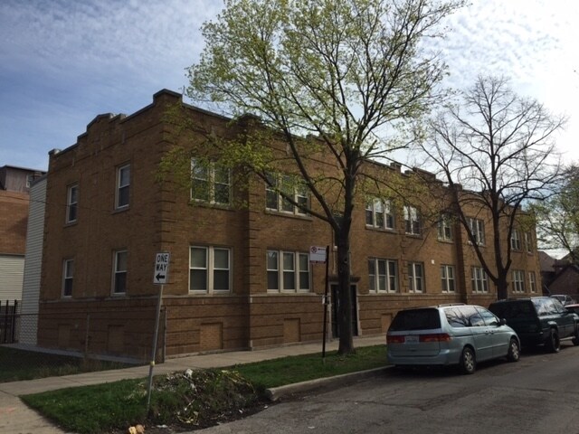 Building Photo - 4016-4024 W Cortland St