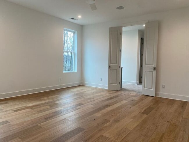 Building Photo - 4 Bed 4 Bath Beautiful Brand New House in ...