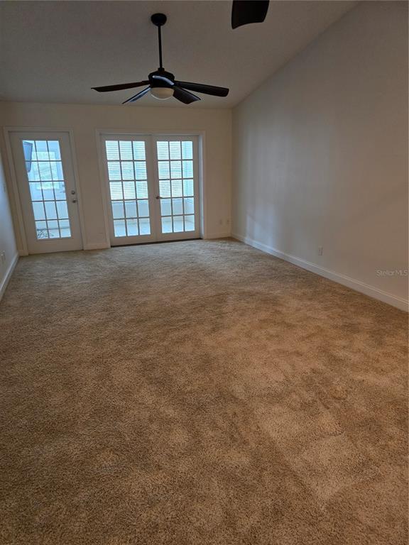 Foto del edificio - 8701 Village Green Blvd