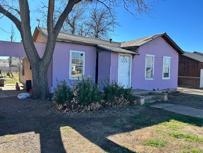 Foto del edificio - 903 W 8th St