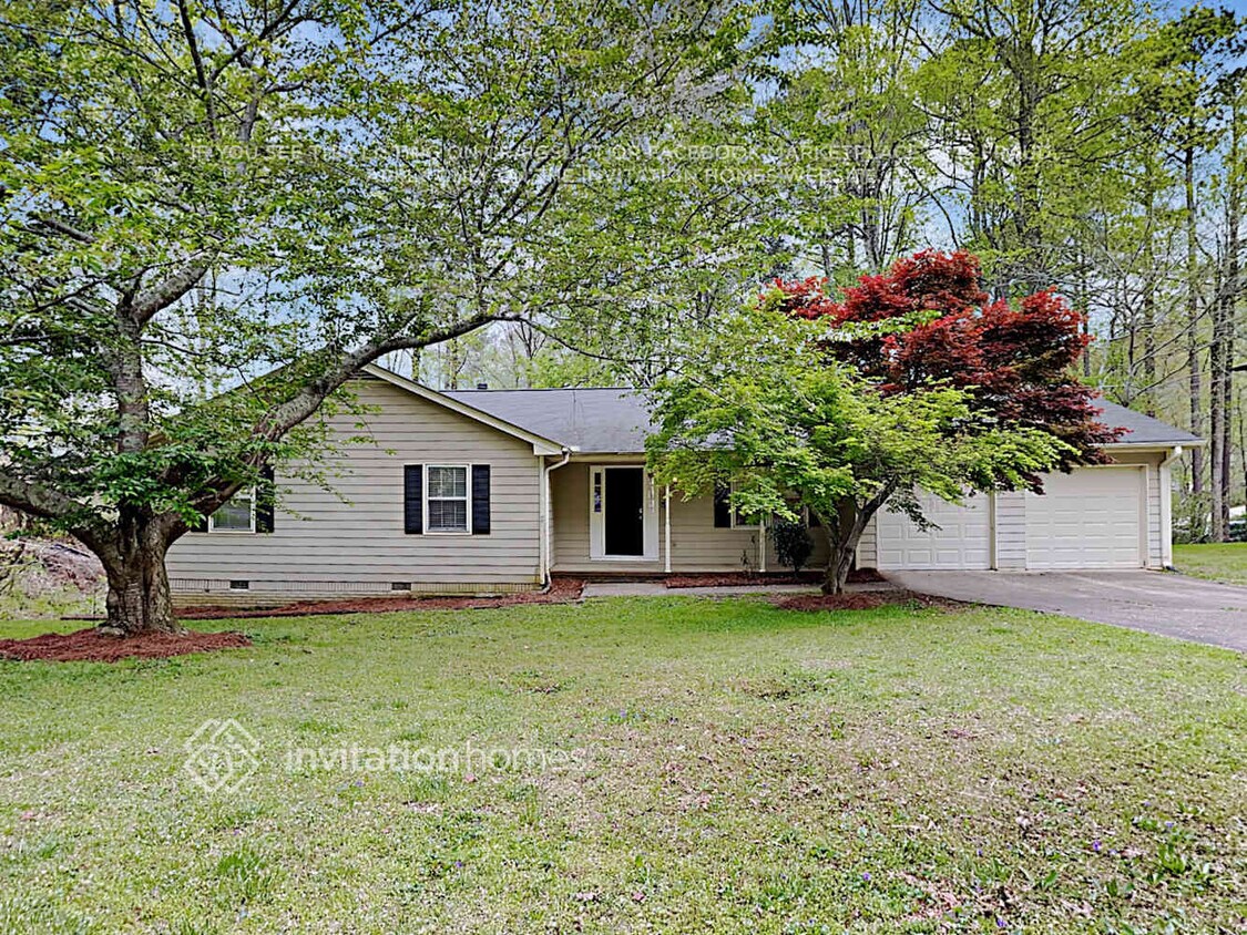 Foto principal - 388 Summerville Dr NW