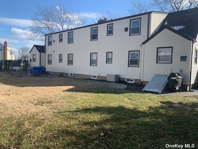Building Photo - 640 9th St