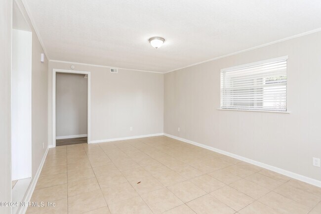 Building Photo - 7037 Pellias Rd