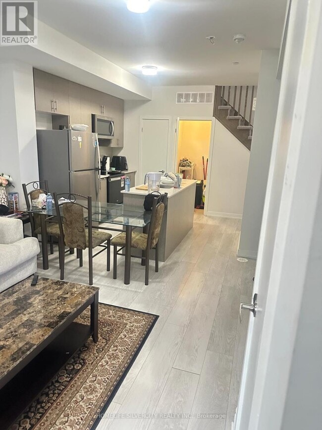 Building Photo - 3562 Colonial Dr