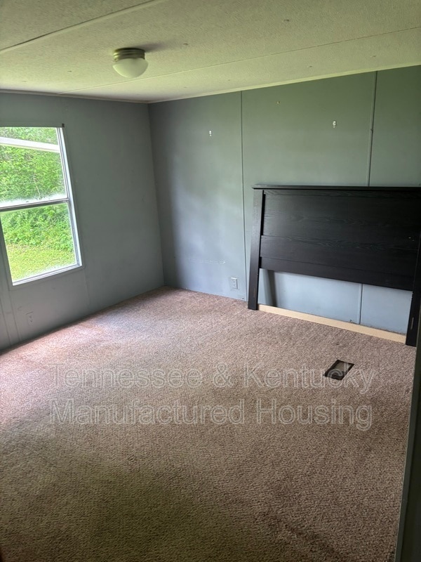 Building Photo - 212 Eller Dr