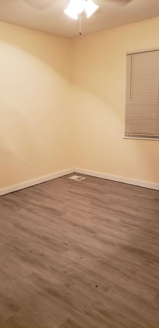 Foto del edificio - 3 BEDROOM 1 FULL BATH HOME & SINGLE CAR GARAGE