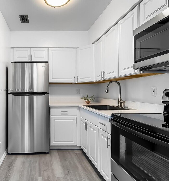 Foto del edificio - 2325 NW 52nd Ct