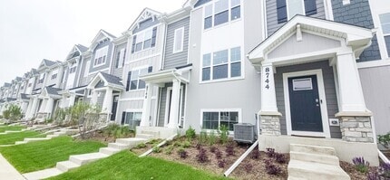 Building Photo - 8746 Clover Ln
