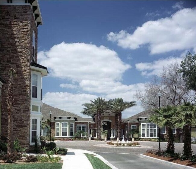 Building Photo - 10029 Courtney Palms Blvd