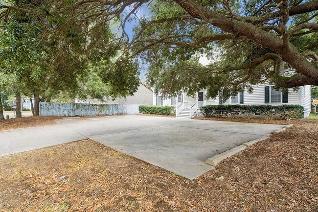 Building Photo - 6 Commercial Row