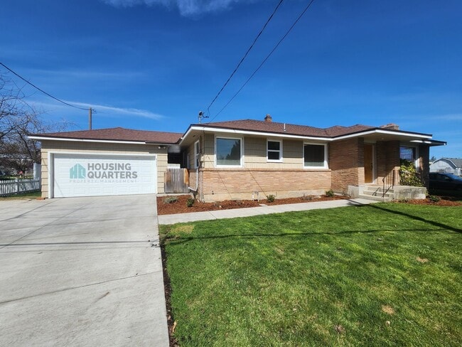 Foto del edificio - Beautiful single family home just minutes from Argonne and Upriver Drive!