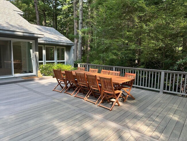 Building Photo - 33 Oakhill Ln