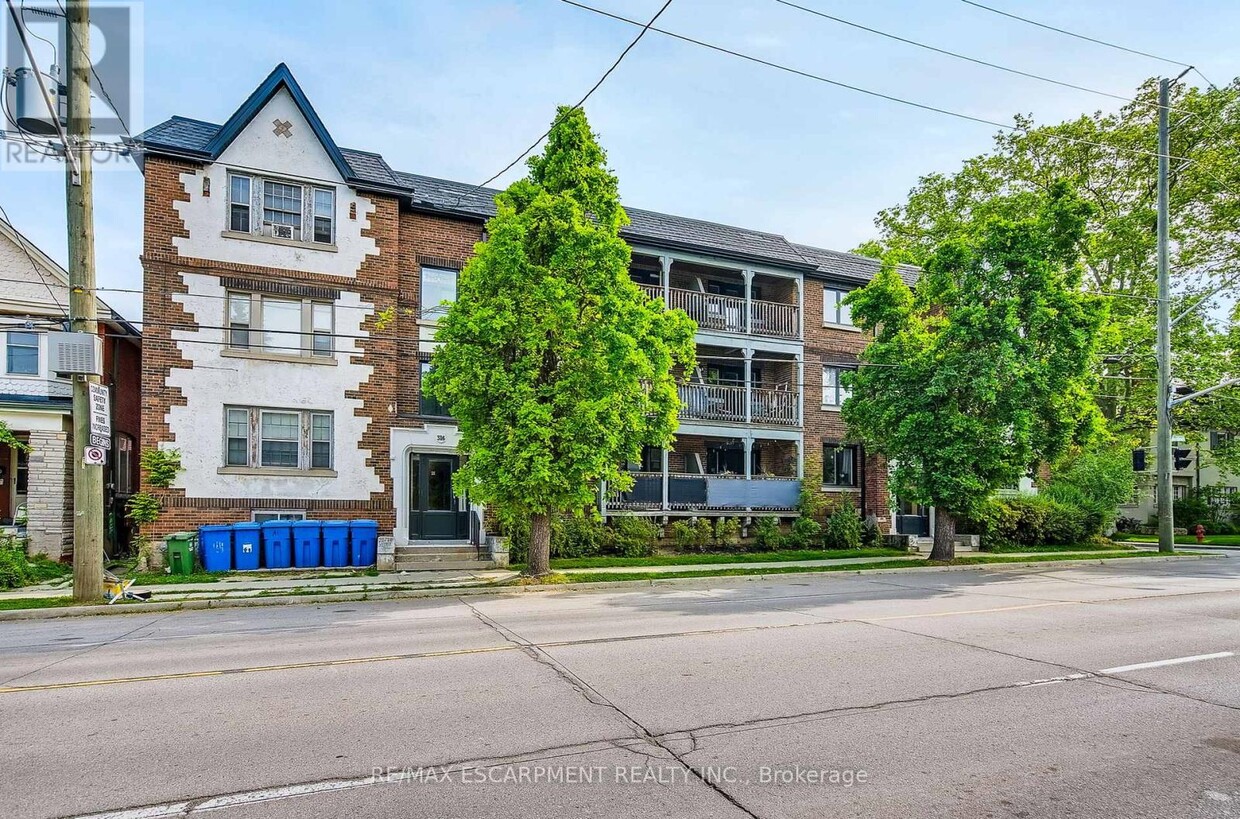 Primary Photo - 312-312 Aberdeen Ave