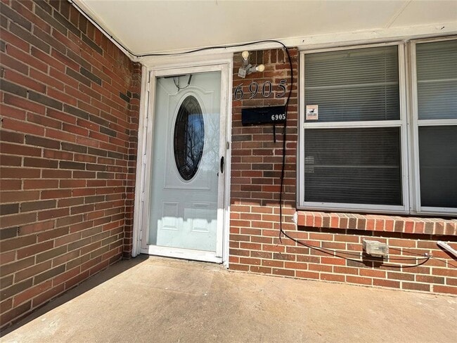 Building Photo - 6905 NW 60th St