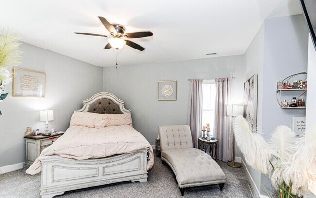 Foto del edificio - 72 Wildberry Dr