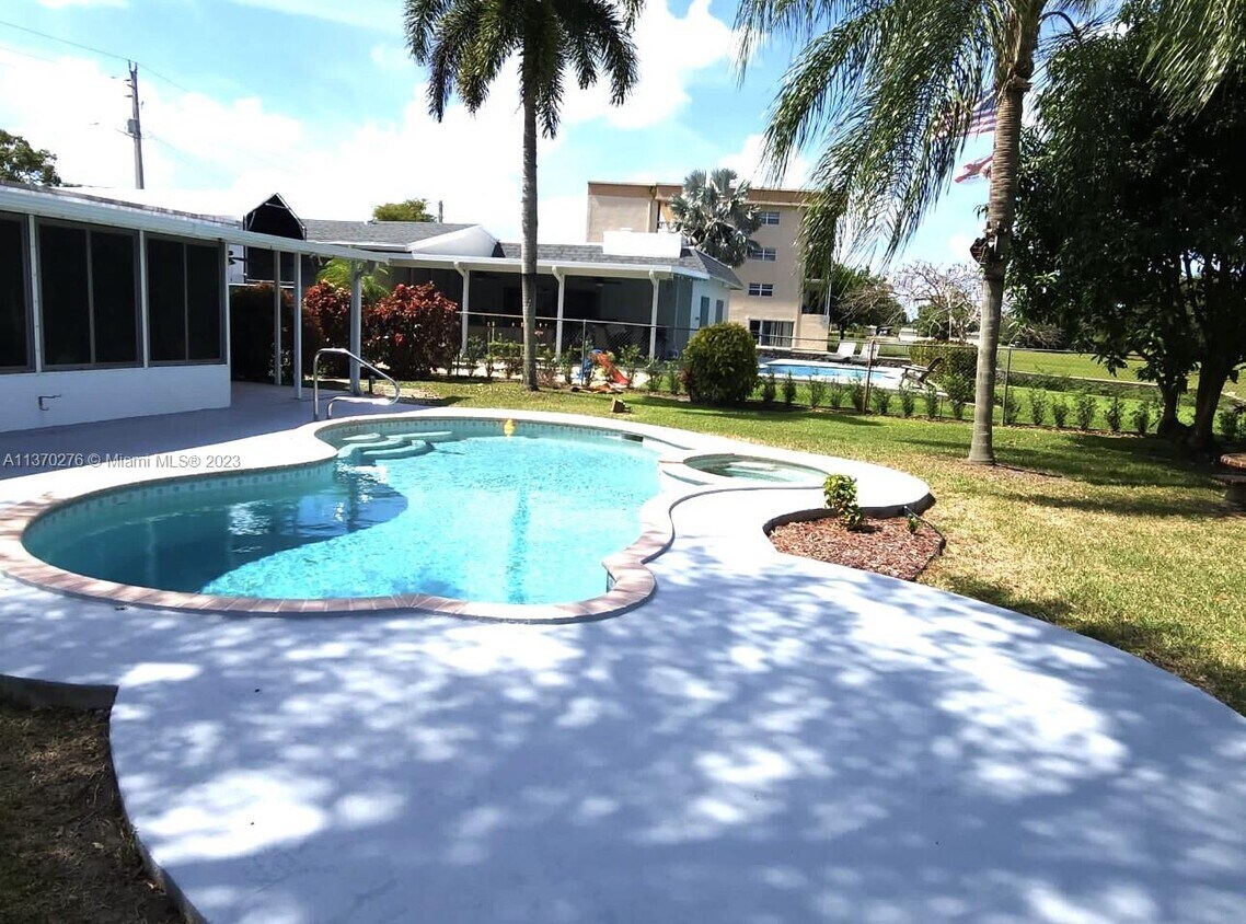 5146 SW 90th Ave, Cooper City, FL 33328 House for Rent in Cooper City