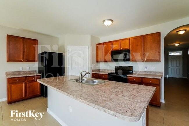 Building Photo - 3452 Acapulco Cir