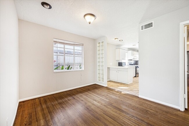 Building Photo - 2712 W Holcombe Blvd