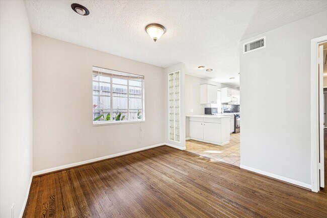 Foto del edificio - 2712 W Holcombe Blvd