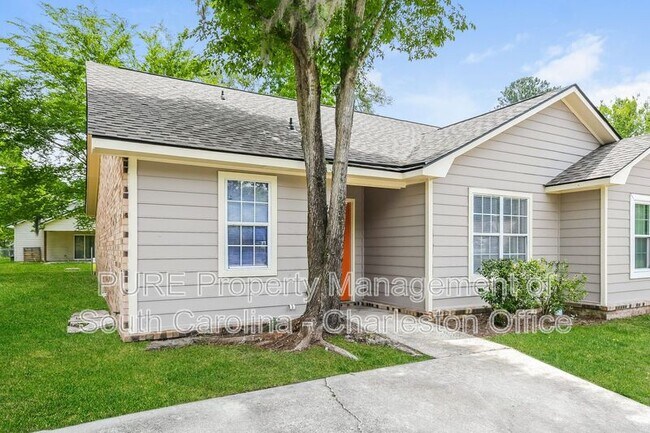 Foto del edificio - 9604 Blue Jay Ct
