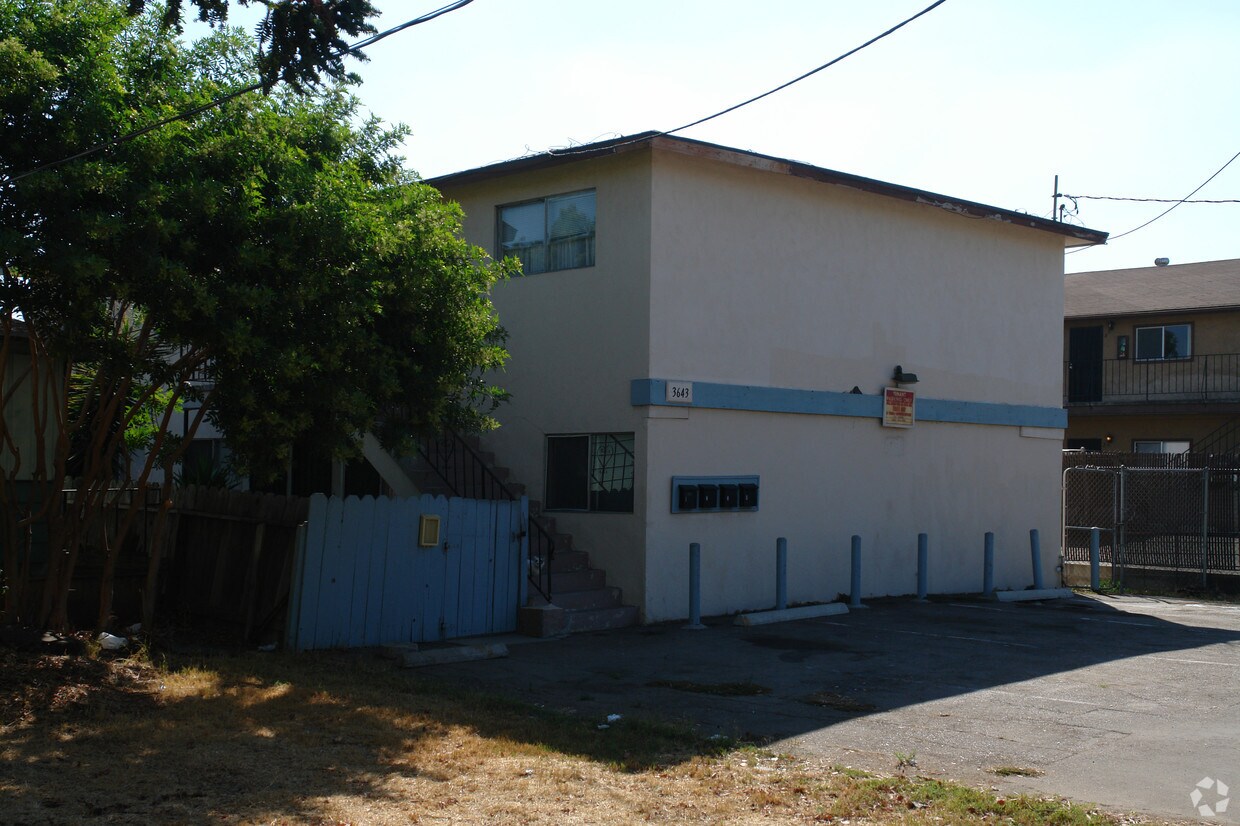 Building Photo - 3643 S Barcelona St