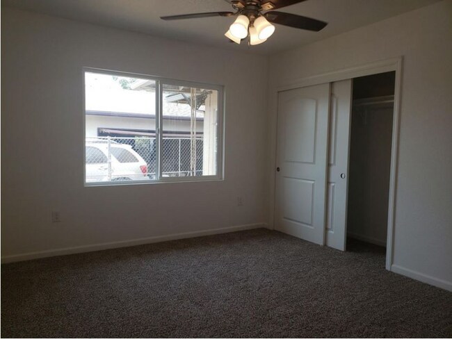 Foto del edificio - 3357 E Terrace Ave