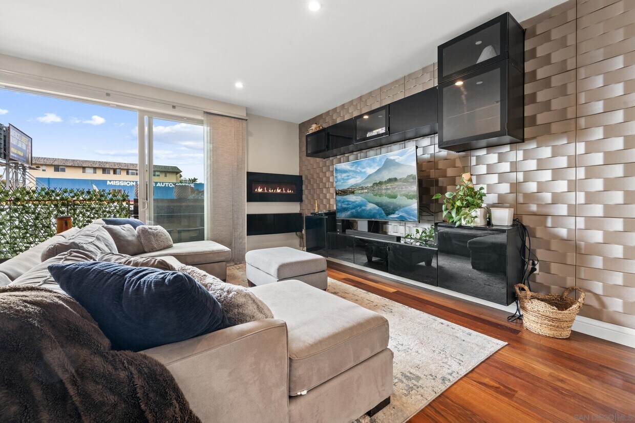 Foto principal - 3972 Albatross St