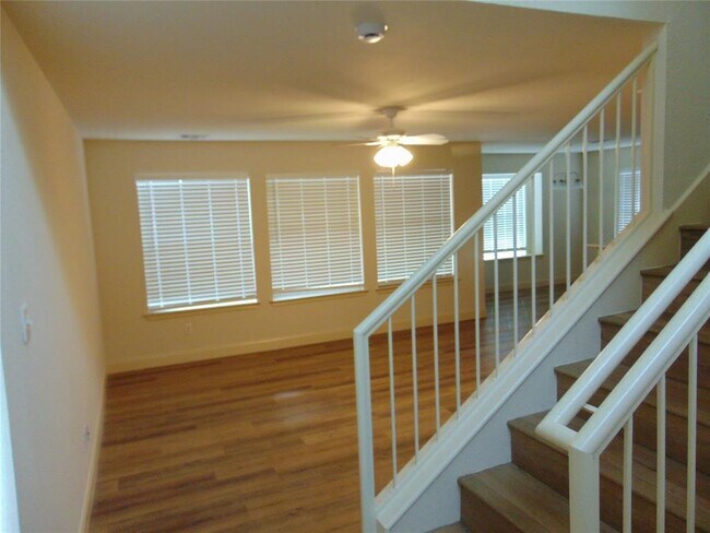 Foto del edificio - 11611 James B Connolly Ln