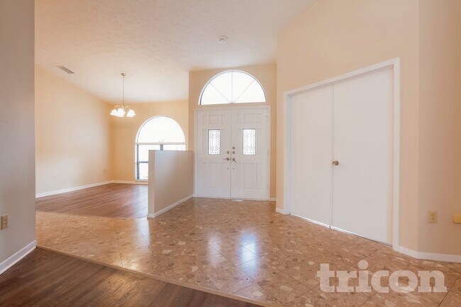 Foto del edificio - 1808 S Golfview Dr