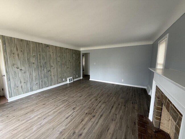 Foto del edificio - 1410 Bradley Ave