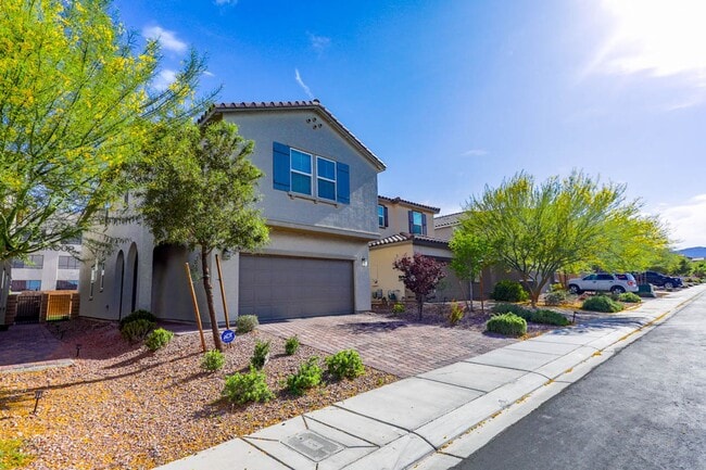 Building Photo - 4 Bedroom, Den, and Loft Southwest Gated C...