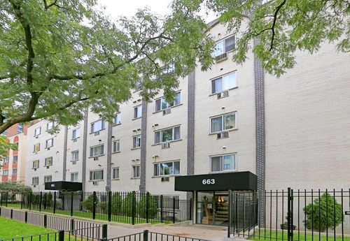 Foto principal - 663 W Grace St