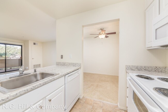 Building Photo - 1336 Boulevard Way