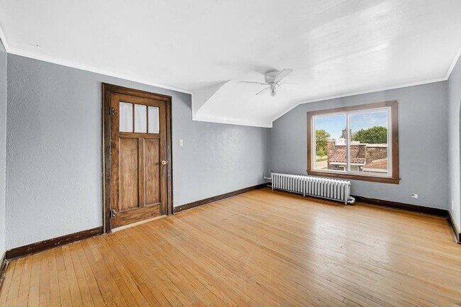 Building Photo - 650 119th St