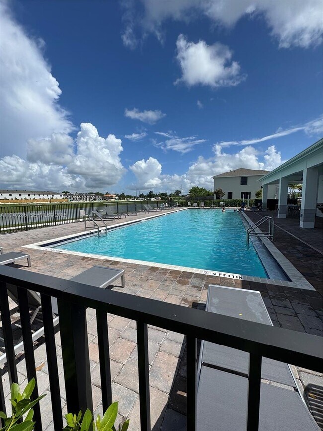 Foto del edificio - 466 NE 12th St