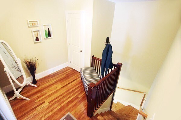 Building Photo - 39 Gordon St