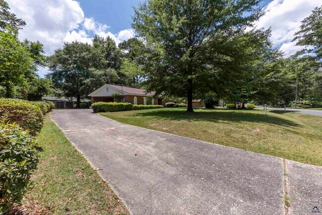 Foto del edificio - 1726 Greenwood Cir