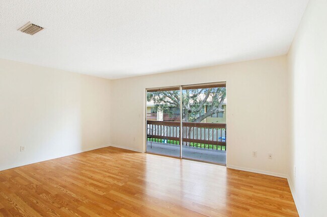 Foto del edificio - 3461 Clark Rd