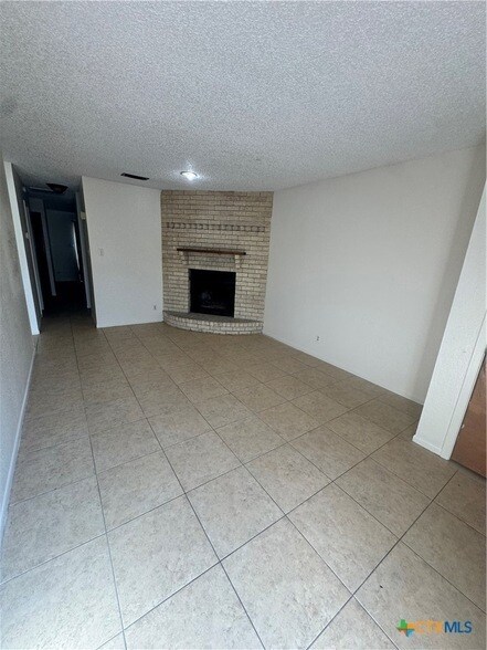 Foto del edificio - 213 Versailles St