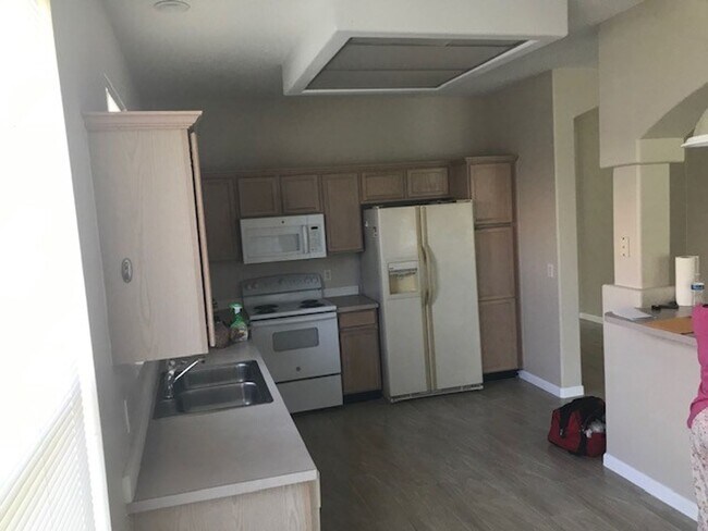 Building Photo - 1-Story Home. Gated Community