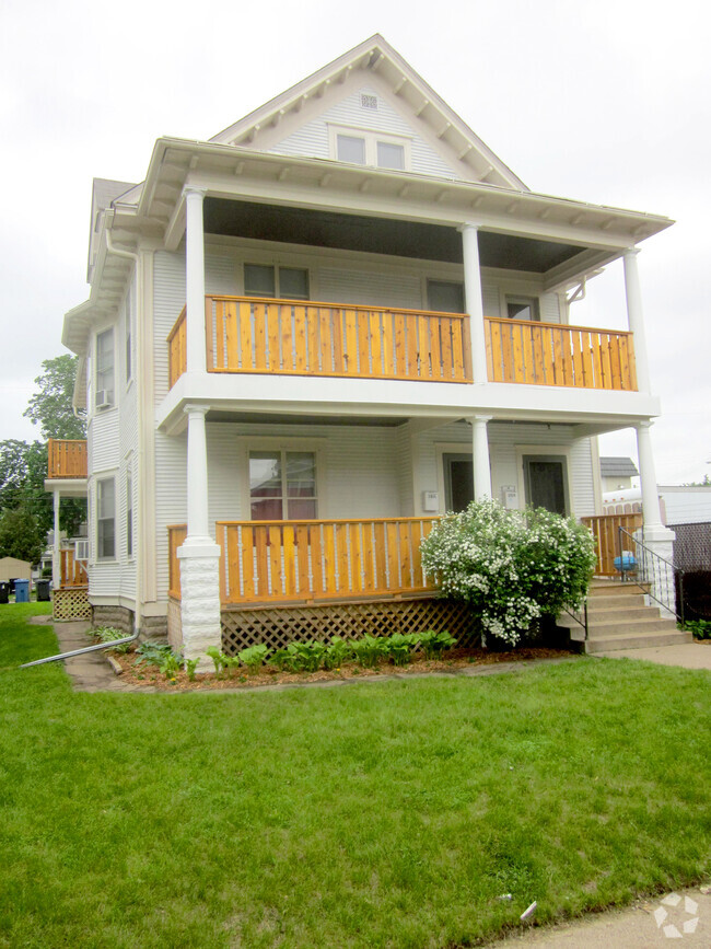 Front of the home - 2934 Oakland Avenue