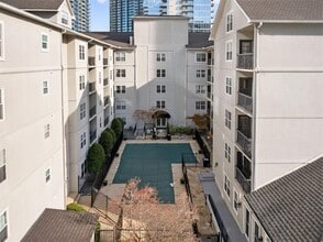 Building Photo - 1075 Peachtree Walk NE