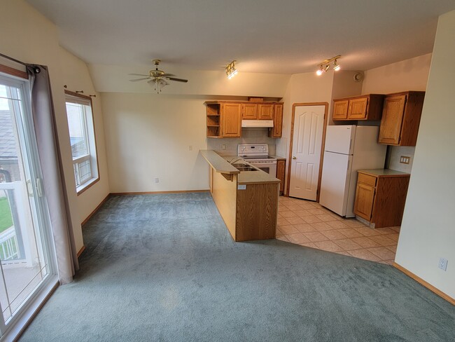Building Photo - 7 Crystal Ridge Cove