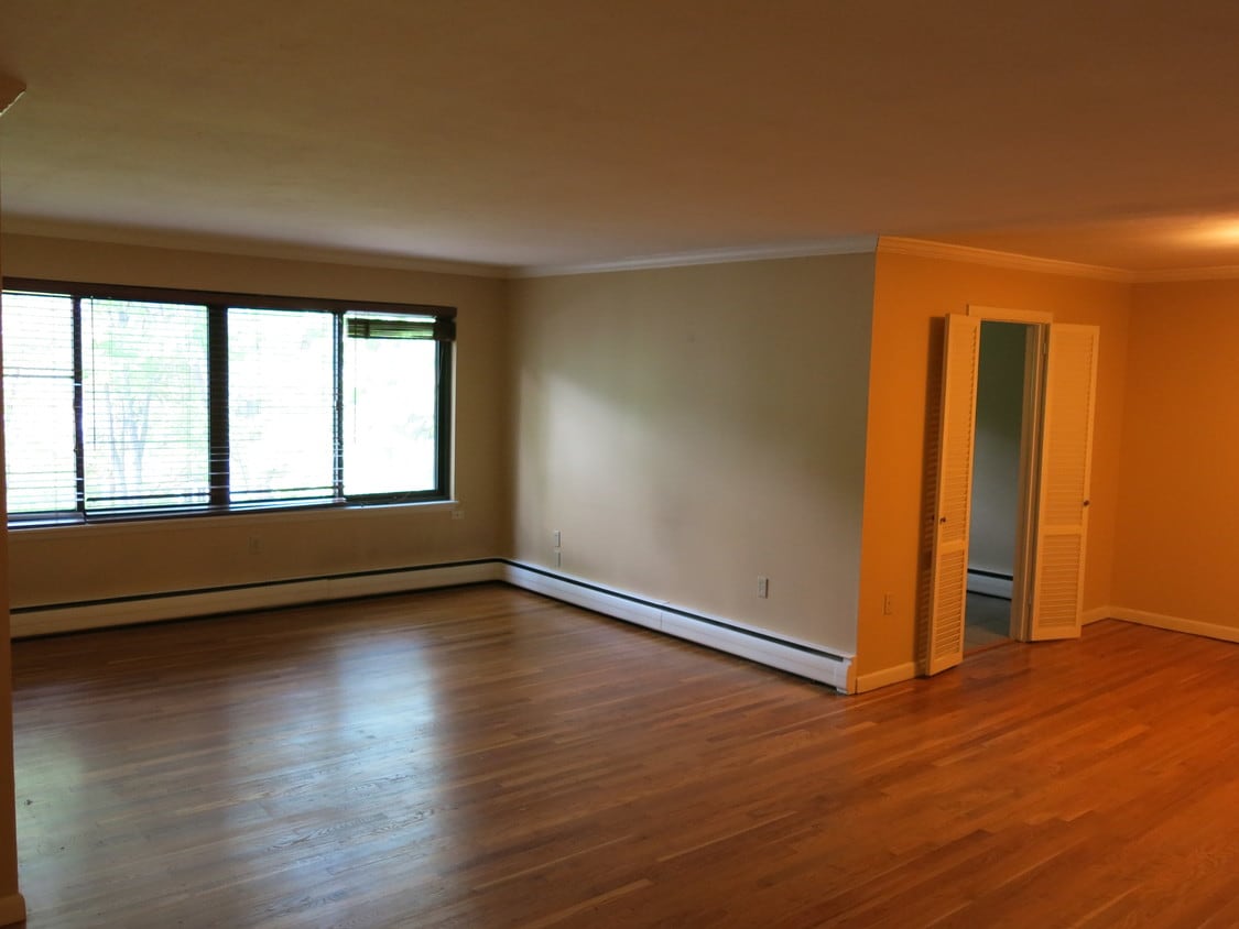 9 Concord St, West Hartford, CT 06119 Condo for Rent in West Hartford