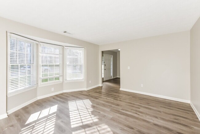 Foto del edificio - 4877 Fielding Way