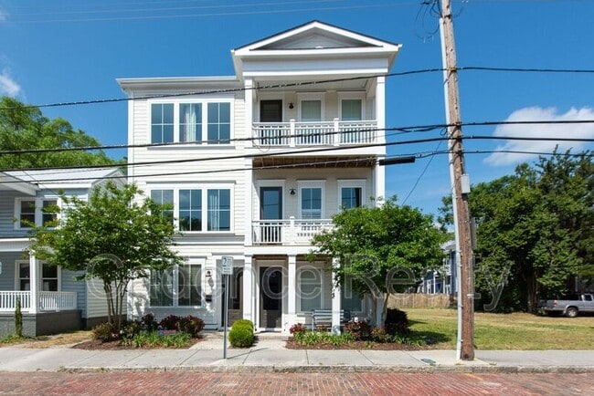 Building Photo - 413 N 4th St