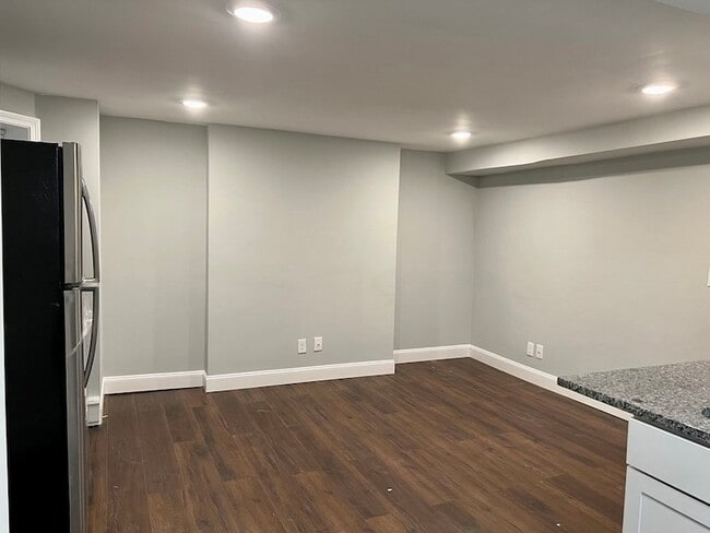 Building Photo - 4 Commonwealth Ct