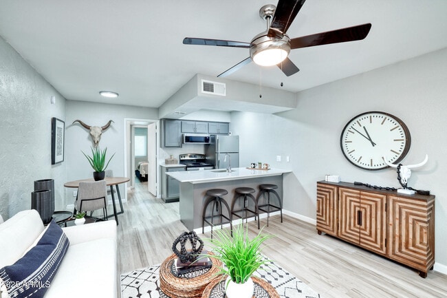 Foto del edificio - 815 E Bethany Home Rd