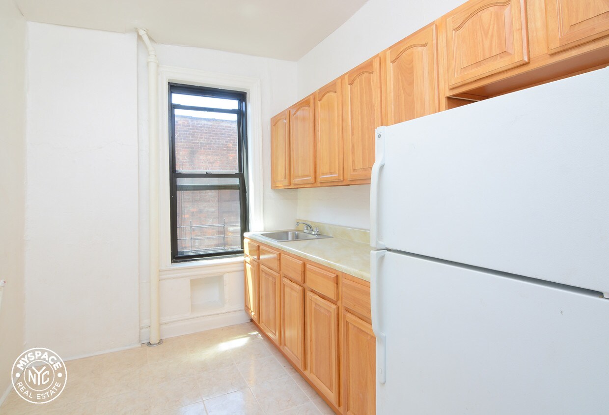 Primary Photo - 110 Avenue C