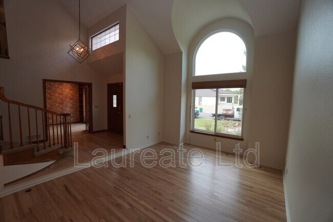 Foto del edificio - 1702 W Dry Creek Rd